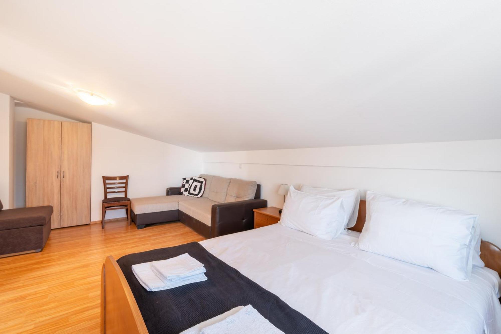 Apartments With A Parking Space Lopar, Rab - 14070 Quarto foto