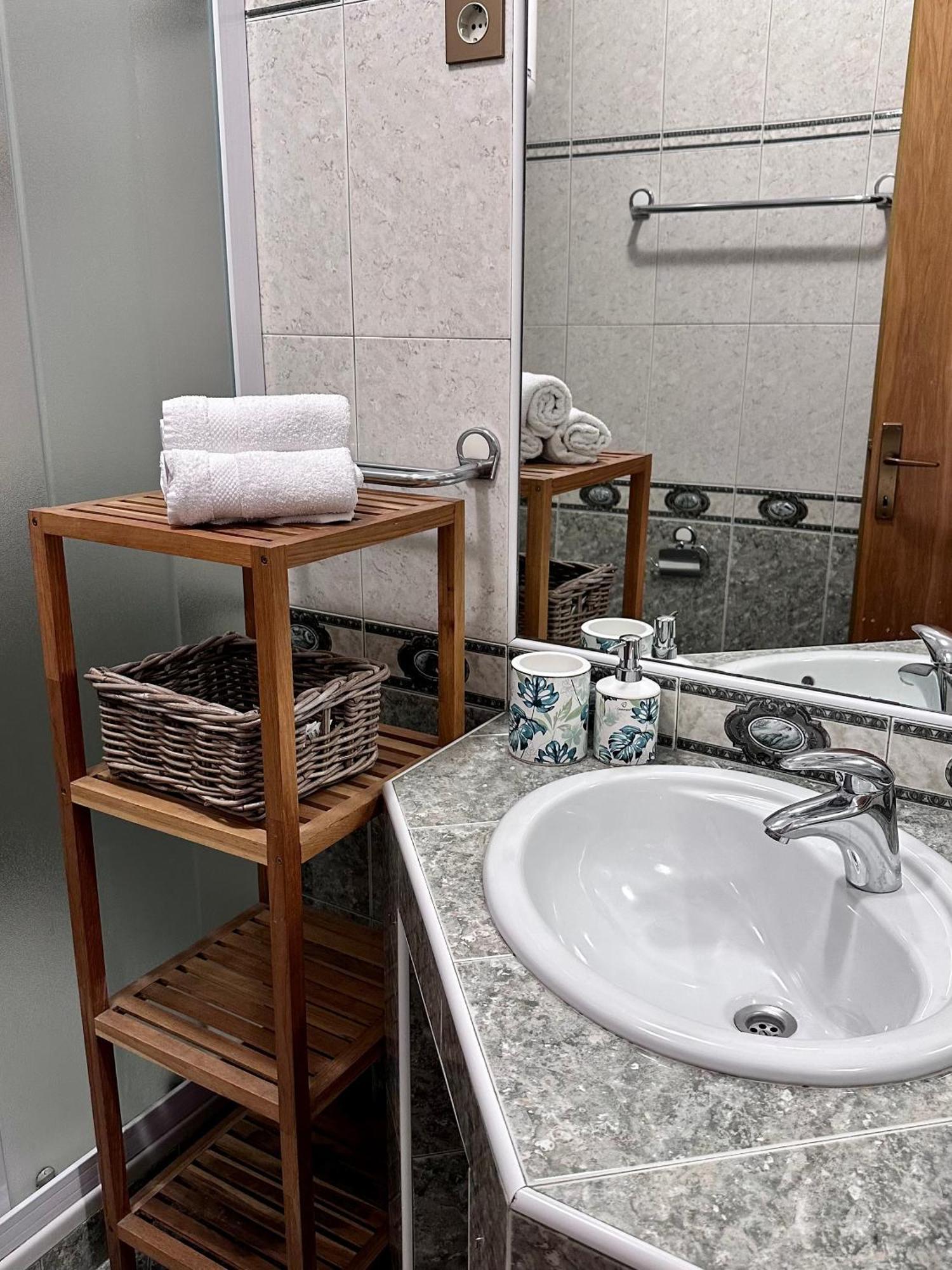 Apartments With A Parking Space Lopar, Rab - 14070 Quarto foto